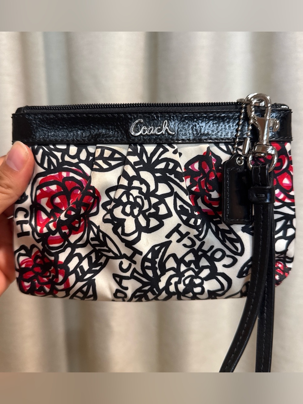 Coach Poppy Daisy Floral Graffiti Wristlet